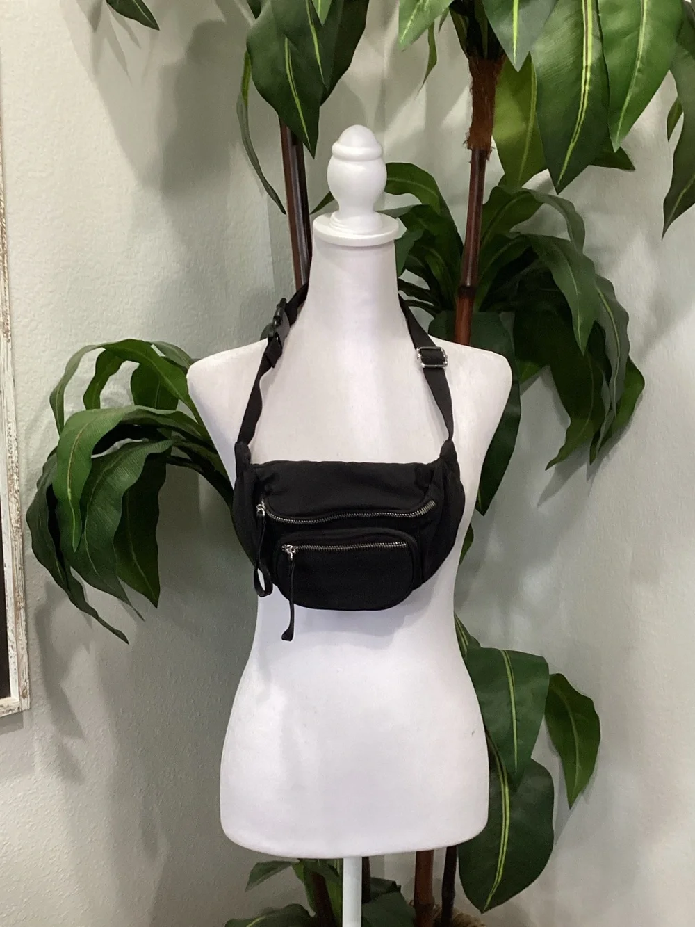 Black‎ Nylon Crossbody/Fanny Pack